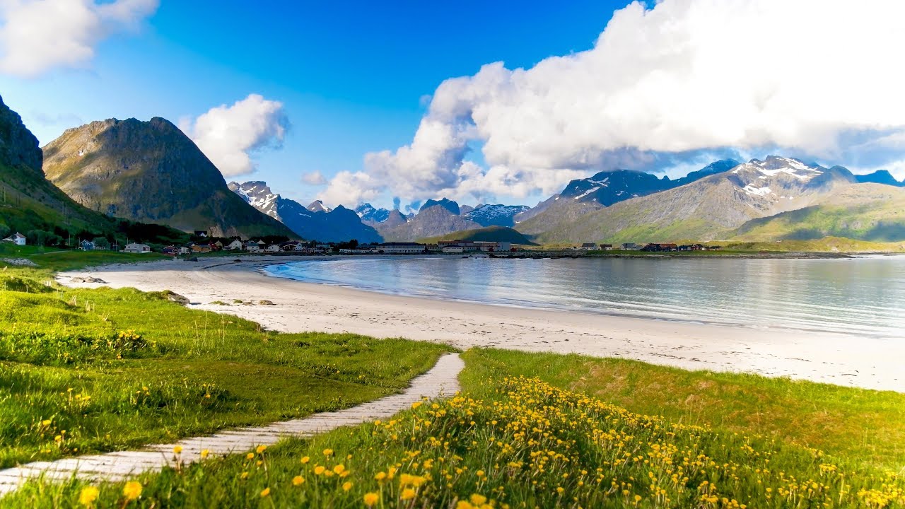 Uplifting Music - light, positive, happy music [Gullros&oslash;ya - 1 hour]