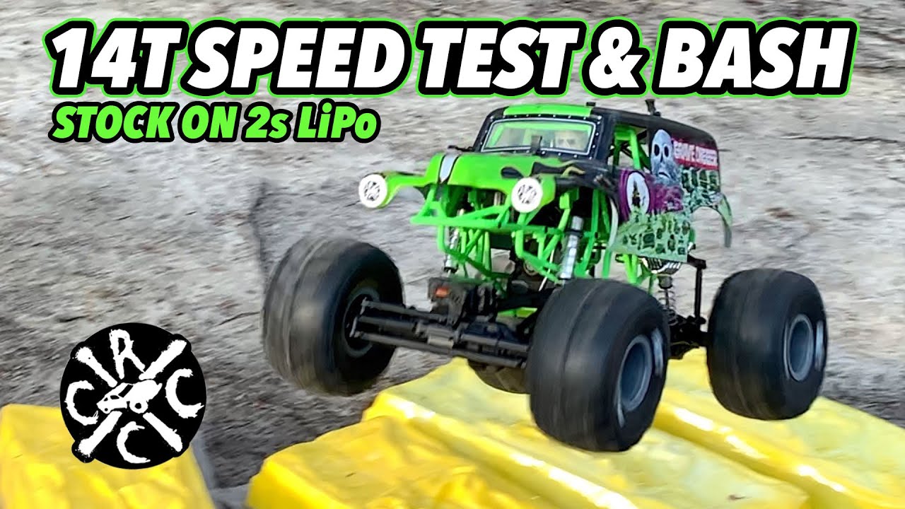Axial SMT10 Speed Test and First Bash On The Stock 14T Pinion