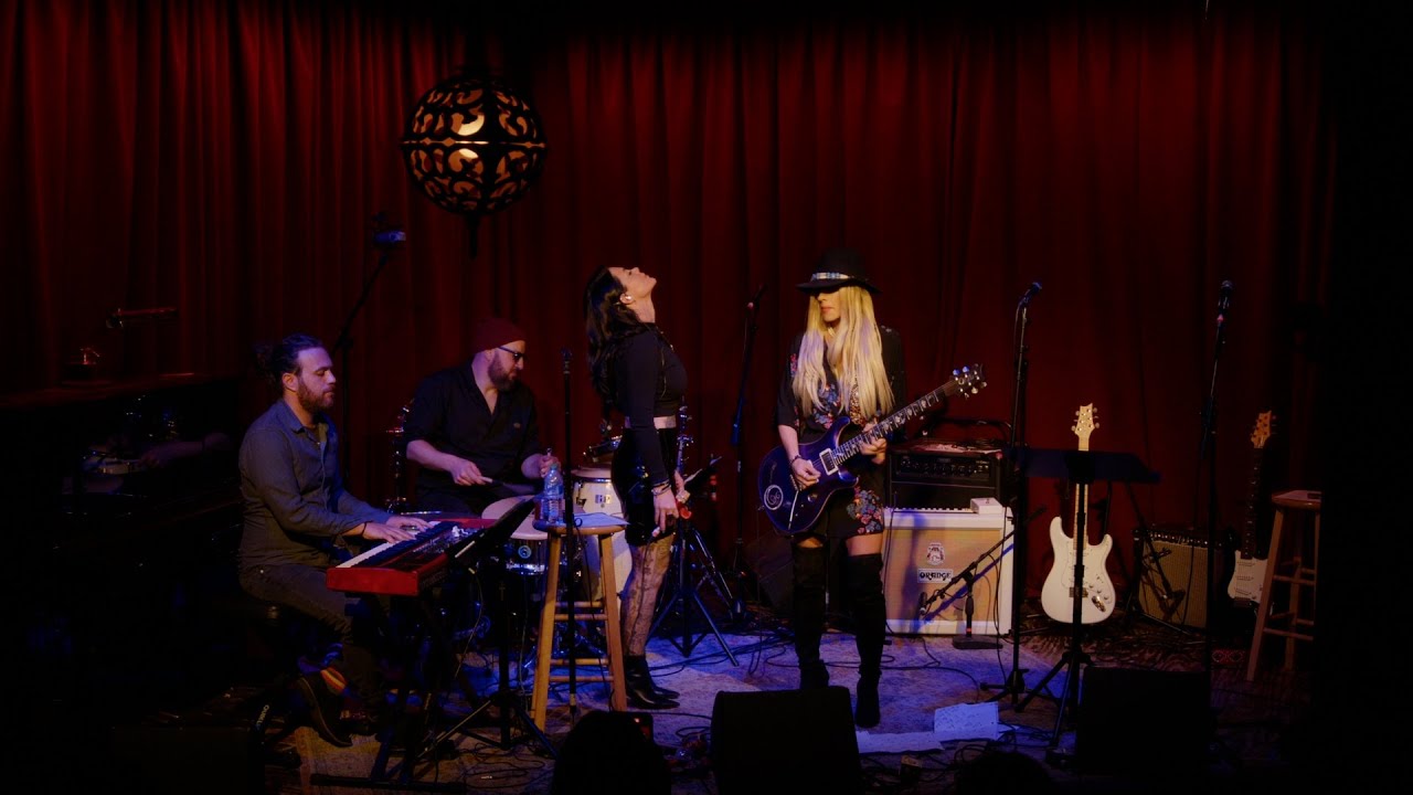 Vanessa Amorosi feat Orianthi - Still Got The Blues (Live at The Hotel Cafe)