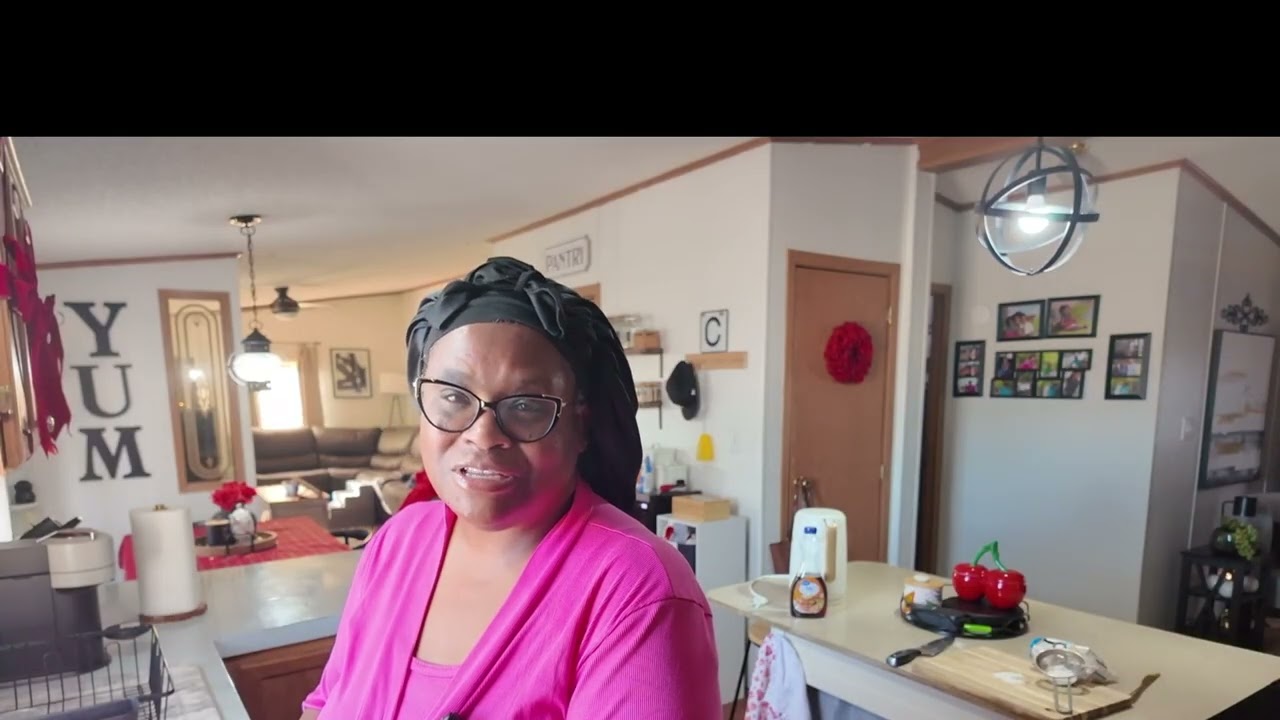 VLOG/Chanel got a new puzzle/moisturizing my locs/visiting family ￼