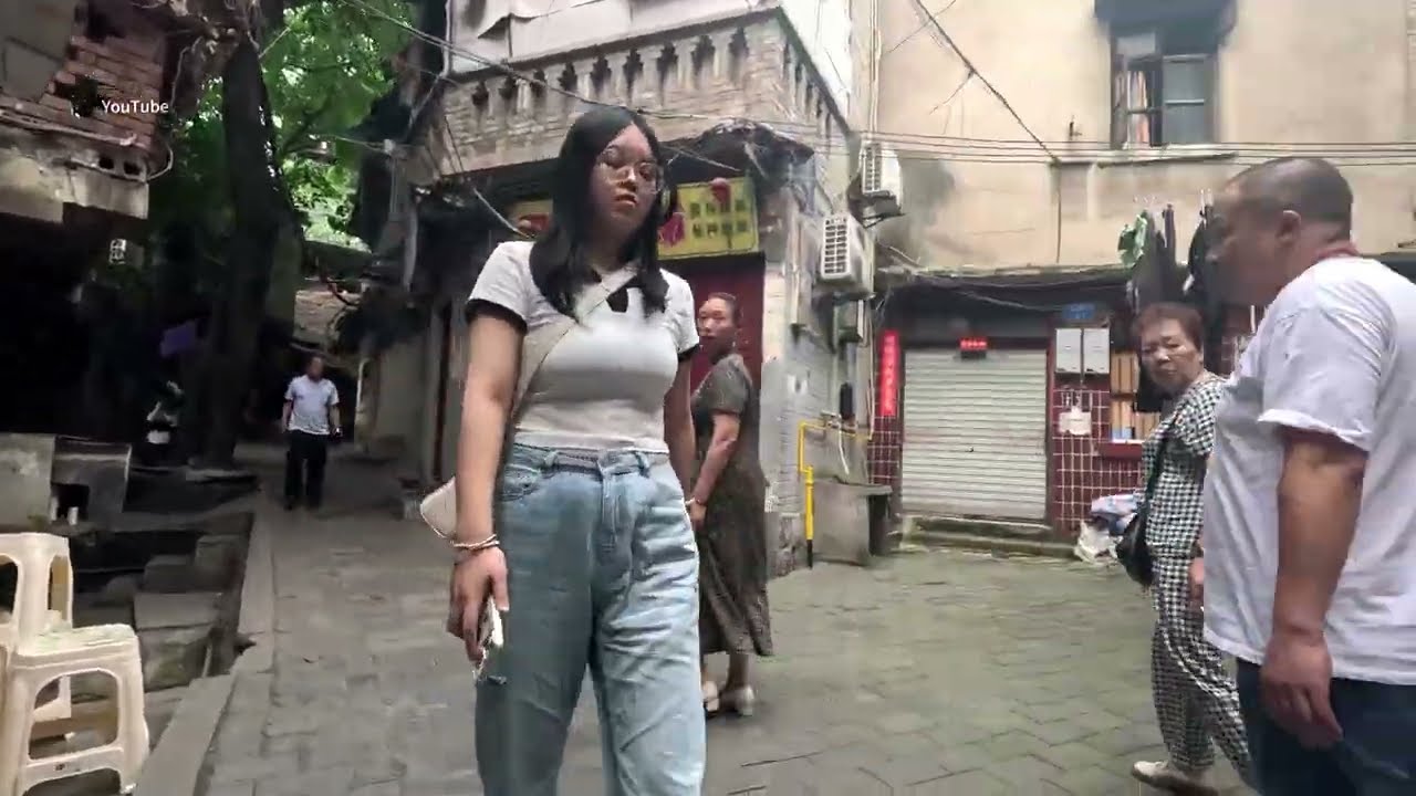 漫步重慶街頭巷尾，記錄沙坪壩破舊的城中村