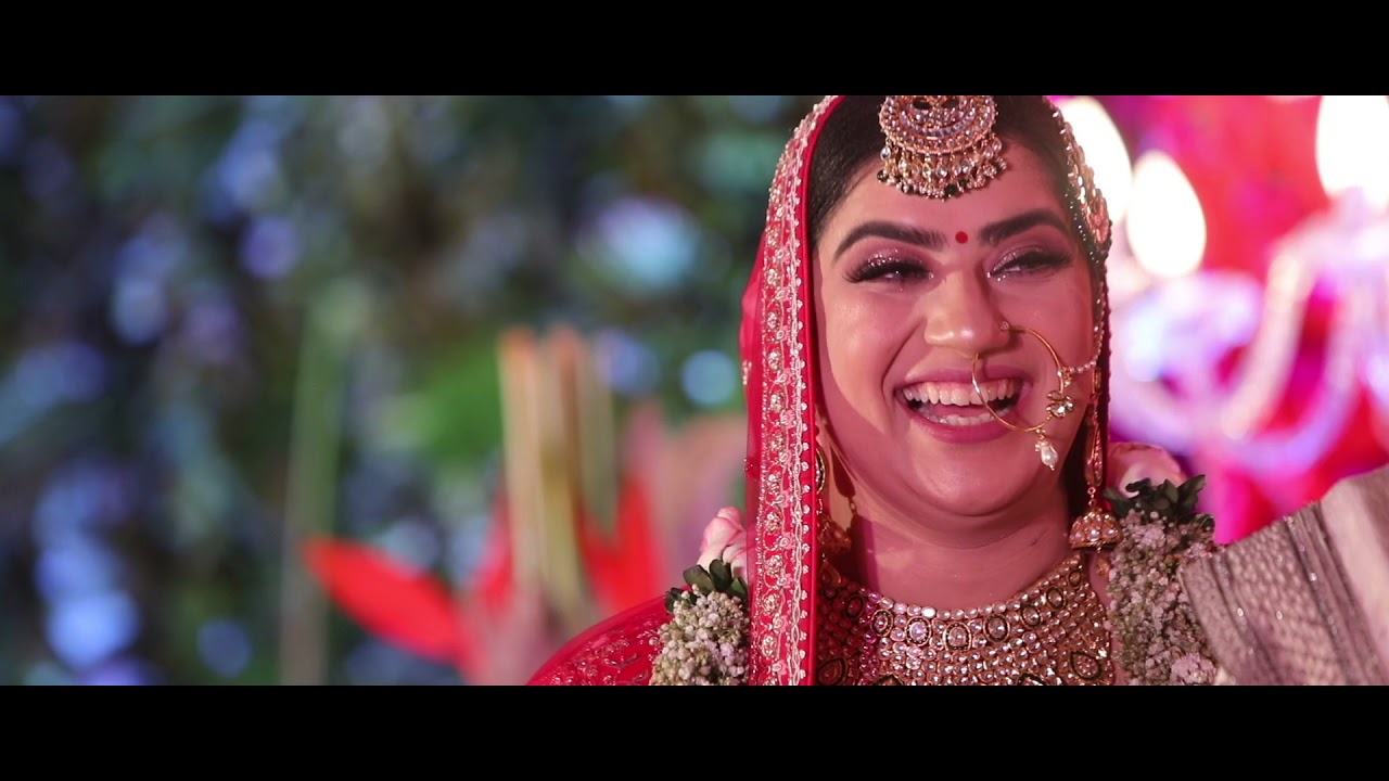 A heavenly wedding at the Taj Lake Palace, Udaipur. New beginnings that are Royal and Grand.