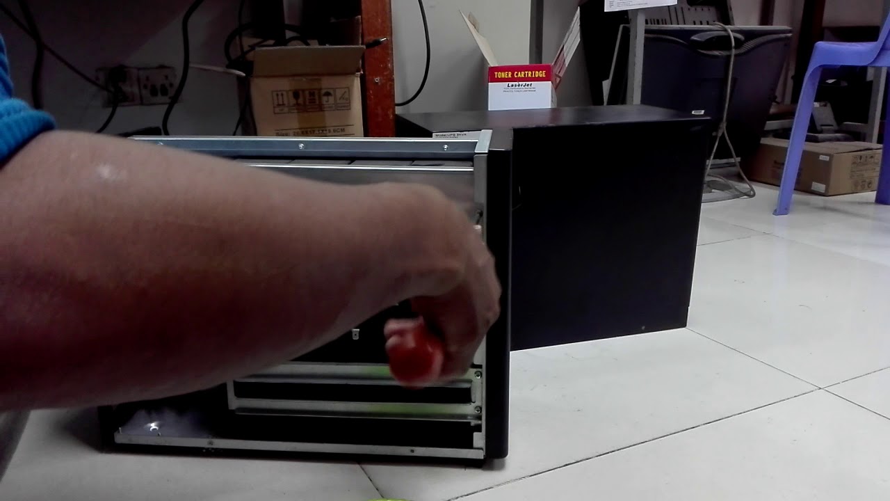 how to replace batteries UPS 3kva part1