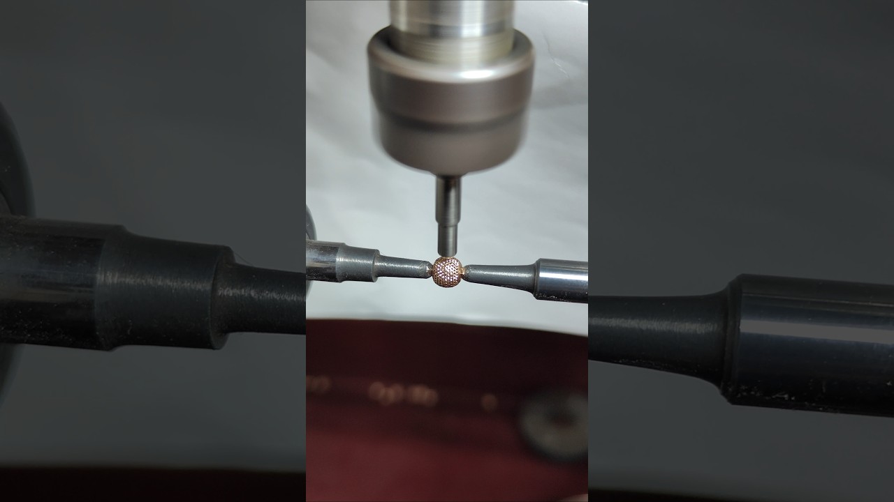 CNC Machine par 'Parra' ka dot lag raha hai?