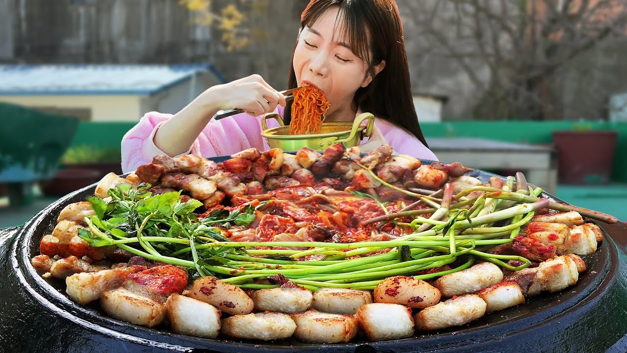 Самгёпсаль на гриле 3 кг и кимчи на крышке котла l Шоу еды Pork Belly Mukbang ㅣREAL SOUNDㅣASMR