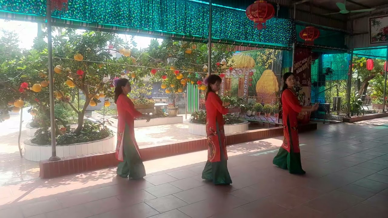 Thì tầm mùa xuân ...Nhóm dv Ban mai ..Quỳnh an