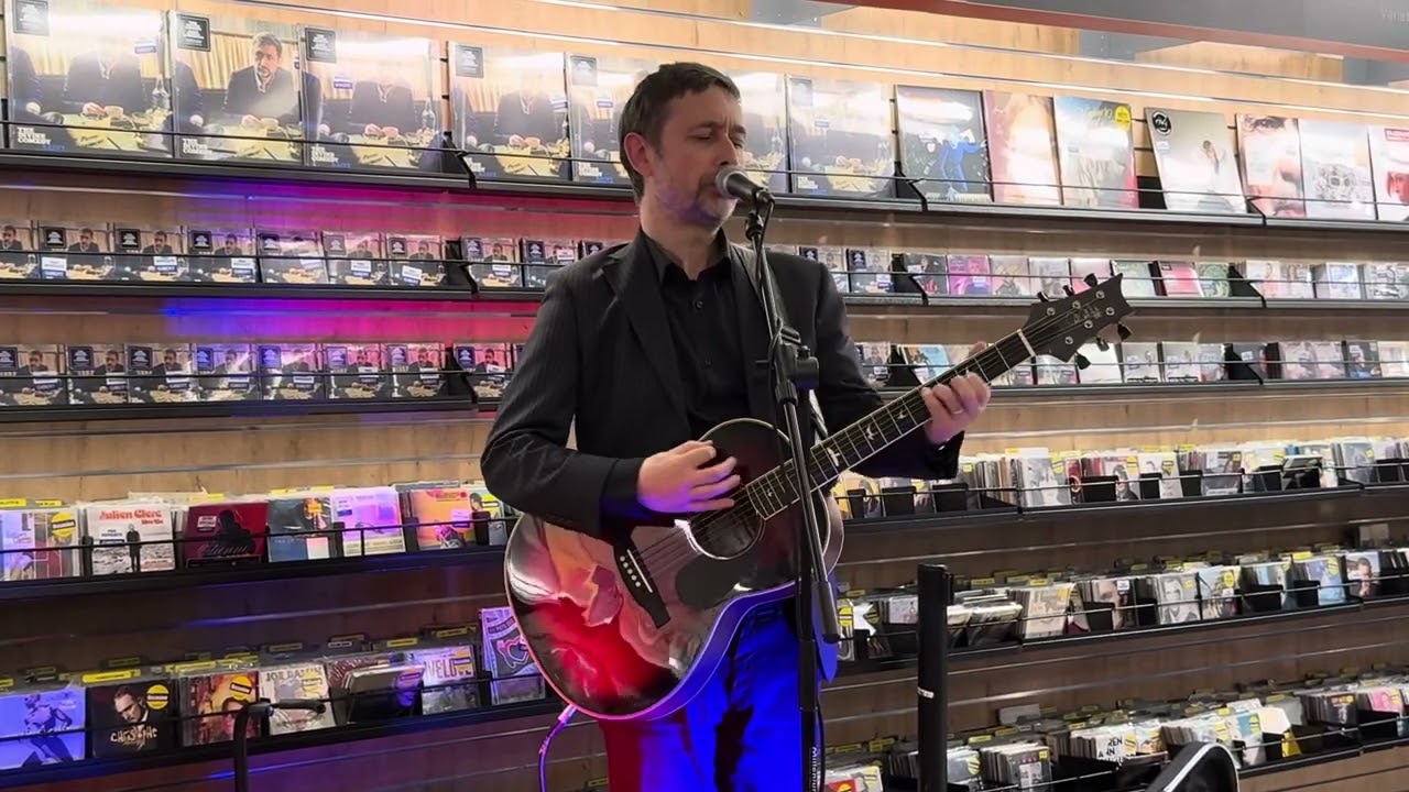 The Divine Comedy Neil Hannon « The Heart Is A Lonely Hunter » showcase Gibert Paris France 03102025