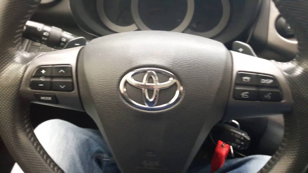 TOYOTA rav4 меняем предохранитель прикуривателя