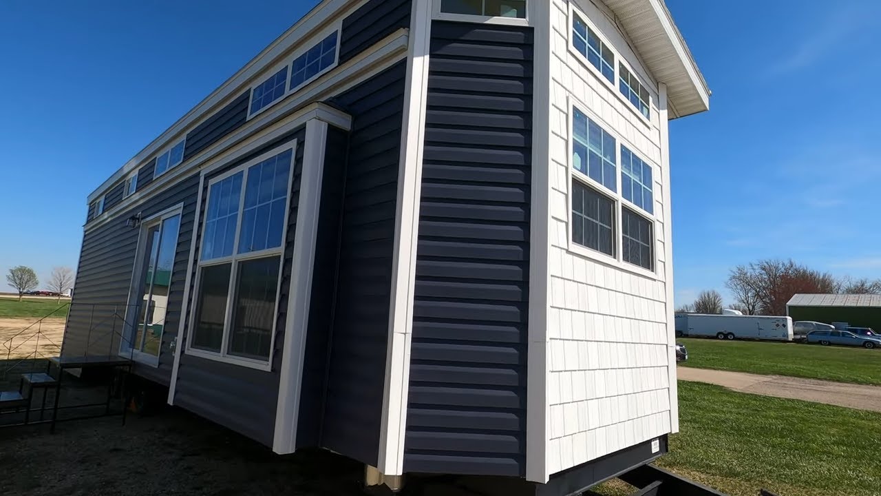 Fairmont Country Manor Park Model #100176S