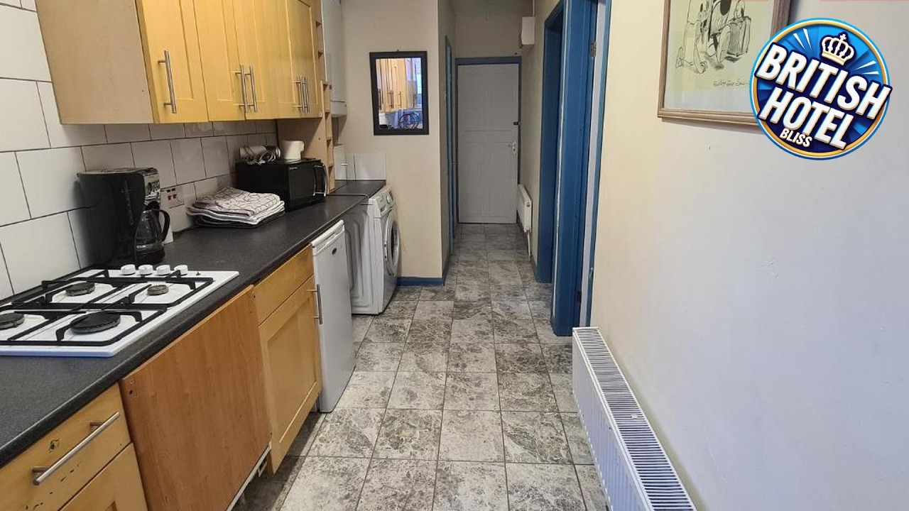 2 Bedroom w/shower flat, ALL TO YOU, not shared | London, United Kingdom | Hotel Review ⭐
