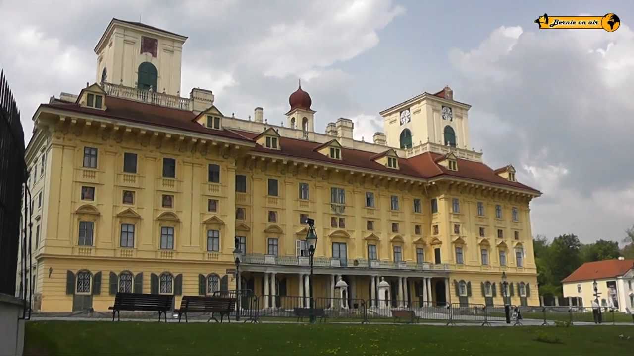 Schlo&szlig; Esterh&aacute;zy - Wahrzeichen mit Haydnsaal - Eisenstadt &Ouml;sterreich