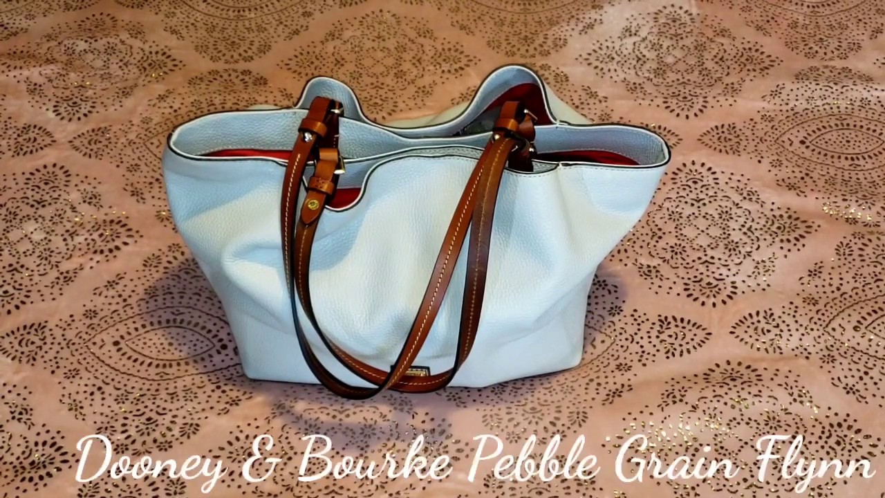 What's in my Dooney & Bourke-  Pebble Grain Flynn
