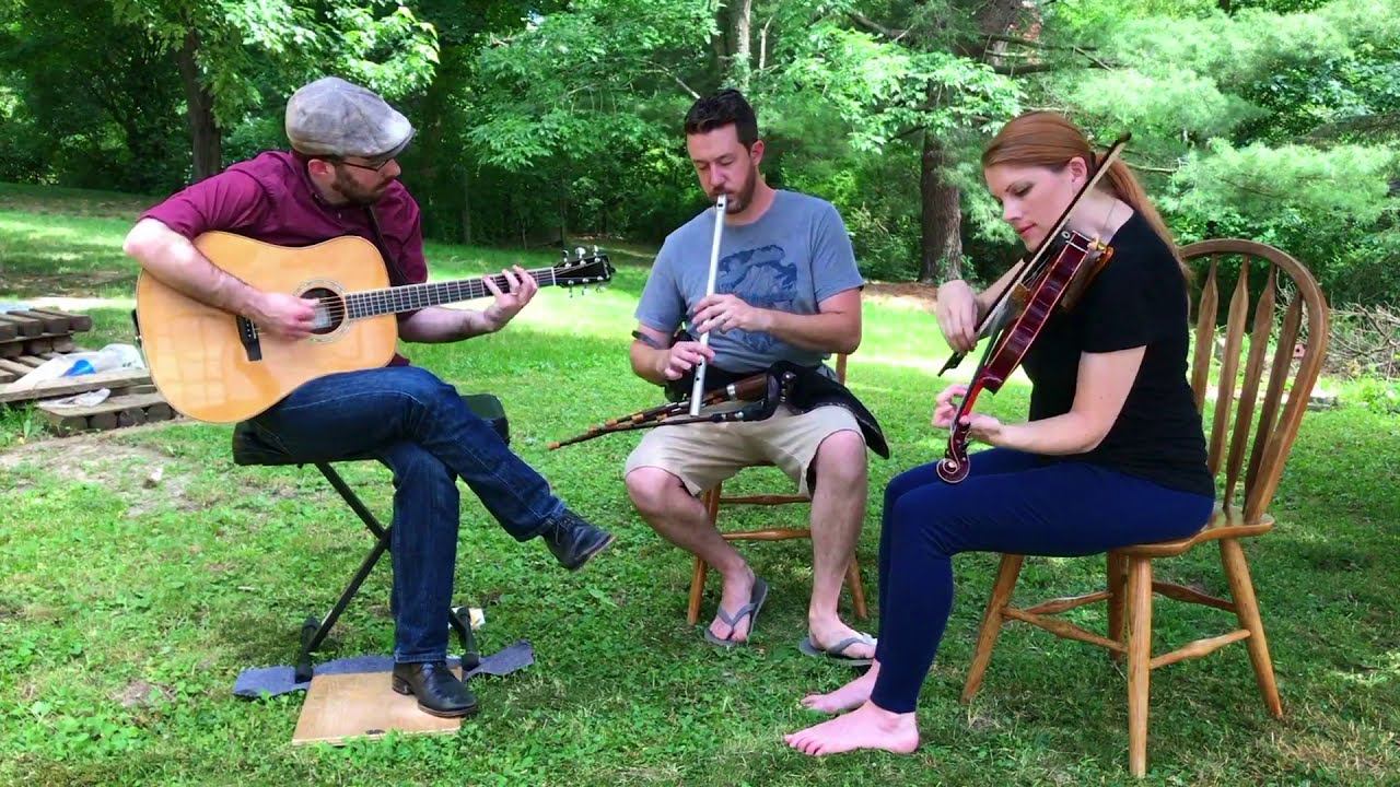 Le Tourment & Korolenko- smallpipes, whistle, and fiddle