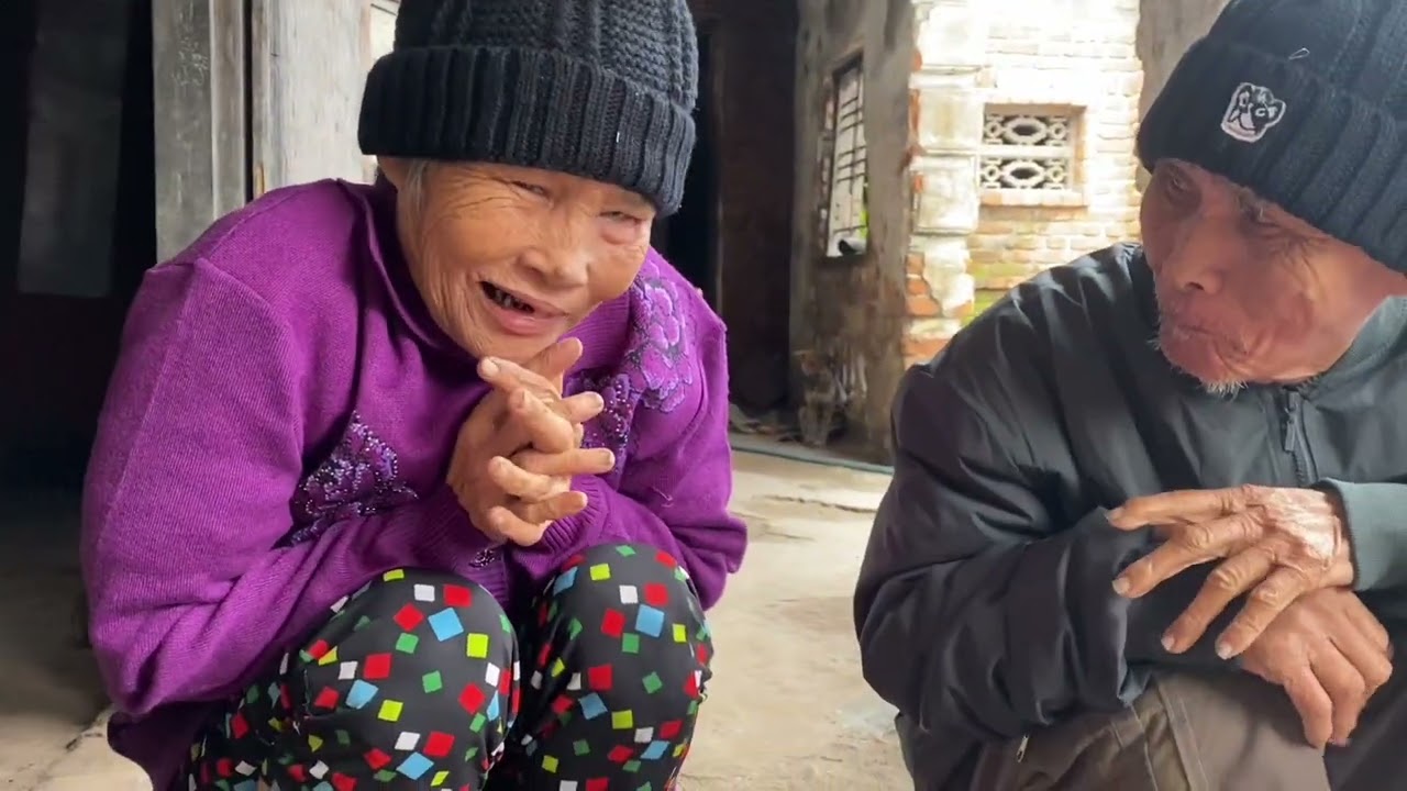 Hai Anh Em Cụ K.H.Ờ, Sắp Đến Tết Trong Nhà Không Có Nỗi Gạo