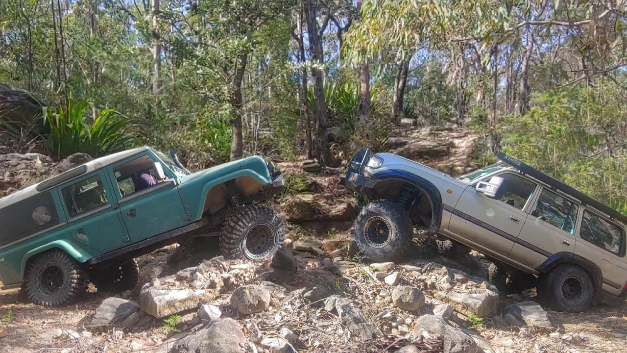Off Road Challenge - Landcruiser VS Land Rover