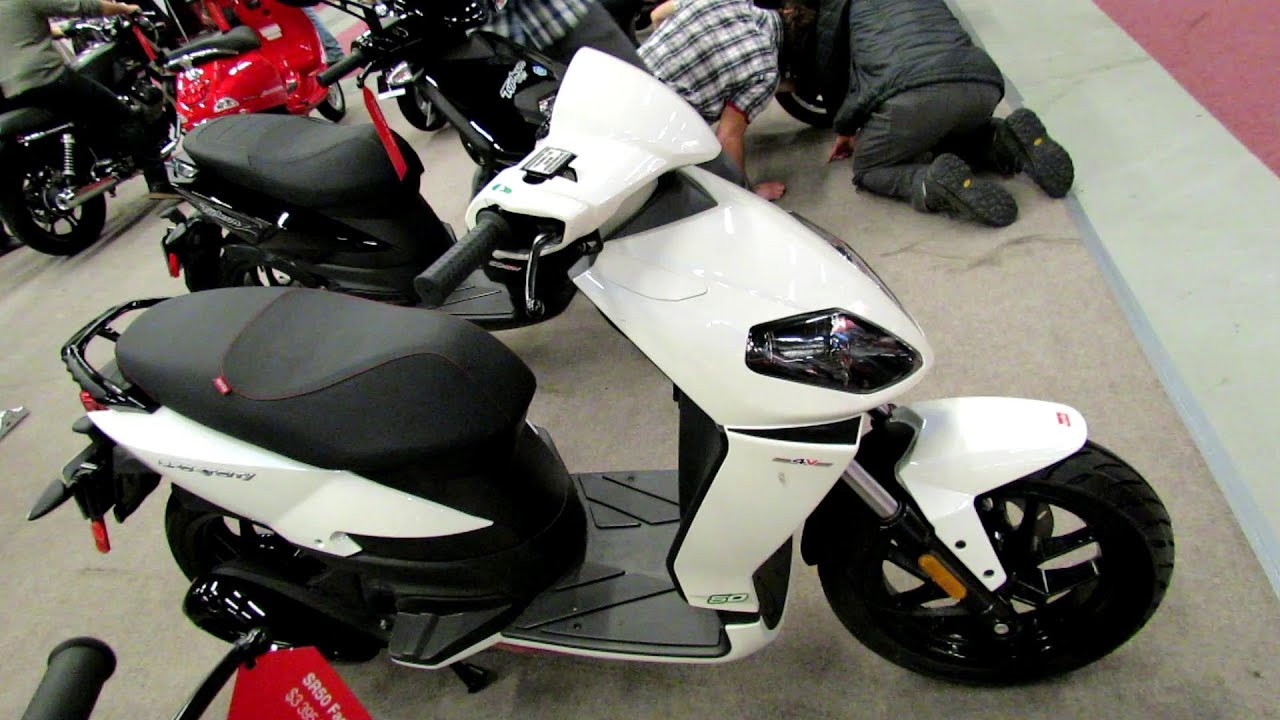2013 Aprilia Sport City 50 Scooter - Walkaround - 2013 Montreal Motorcycle Show