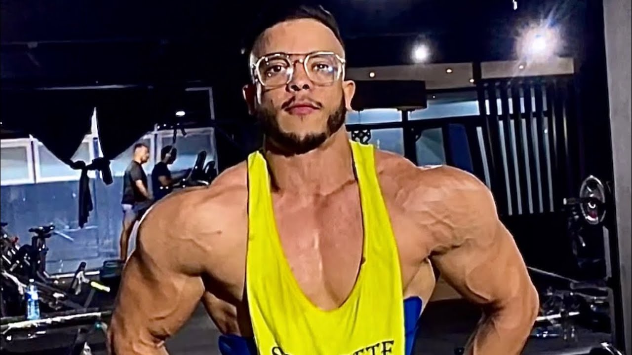 Full day of eating 🇩🇿 men’s physics compitition | تحضيرات شاب جزائري لبطولة ڤولدن بودي