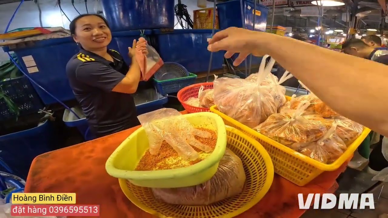Chợ Đầu mối Bình Điền ngày 6/2. Tôm nhiều đang rẽ. 