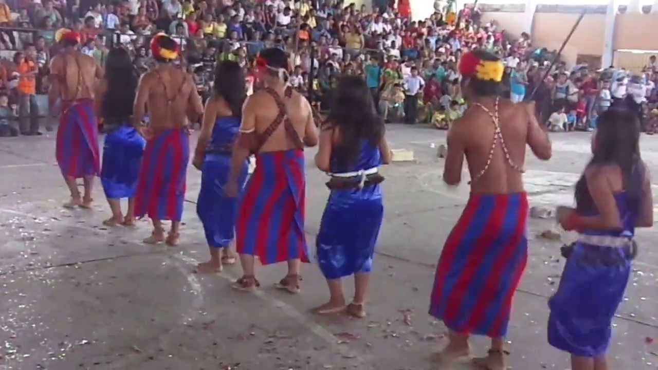 GRUPO DE DANZA SHUAR 