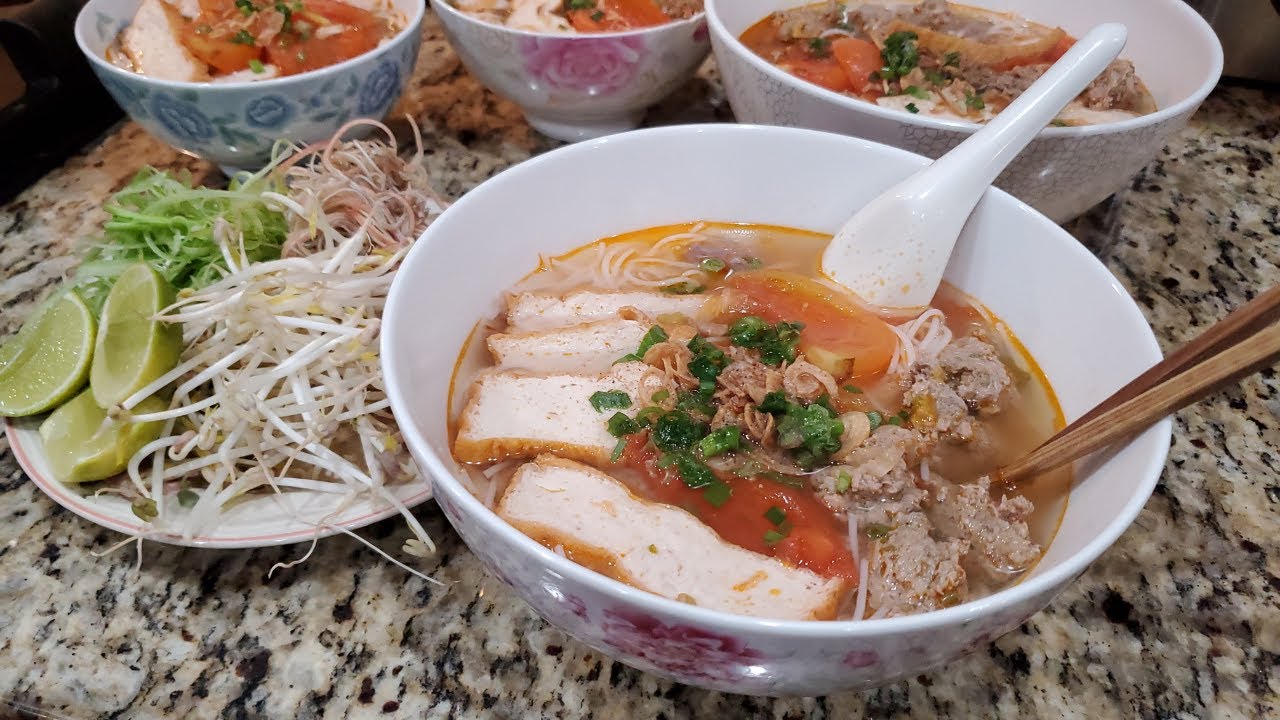Vietnamese Crab Soup | Vietnamese Crab Noodle Soup | Bun Rieu