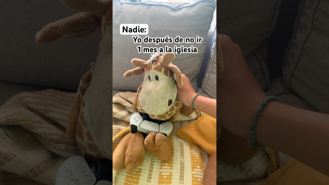 🗣️Jirafita jugando a la play antes que el GTA 6 