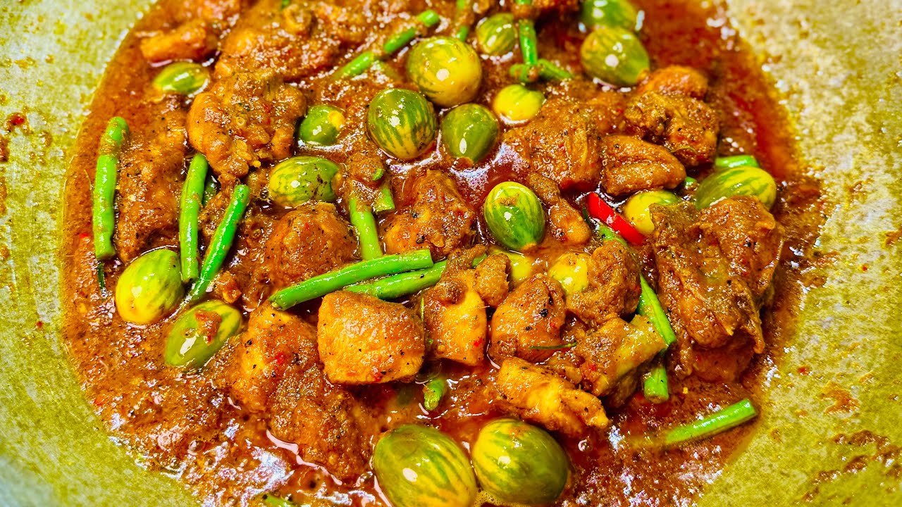 Lauk Rare Thai! Phat Phet Ayam Buat Nasi Licin!