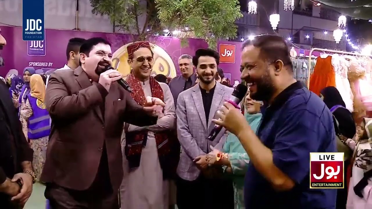 Ayaz Memon Moti Wala Ne JDC Free Eid Bazaar Mein Lakhon Rupay Ki Eidi Di | Shafaat Ali & Zafar Abbas