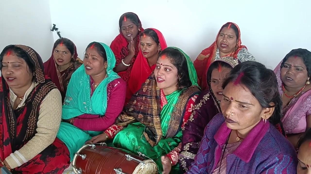 पतली कमर सुंदर बड़ी हमार बारा जोगी निकाल गया #video #वायरल#sohar_geet @ऑफिशियल पुष्पा लोक गीत