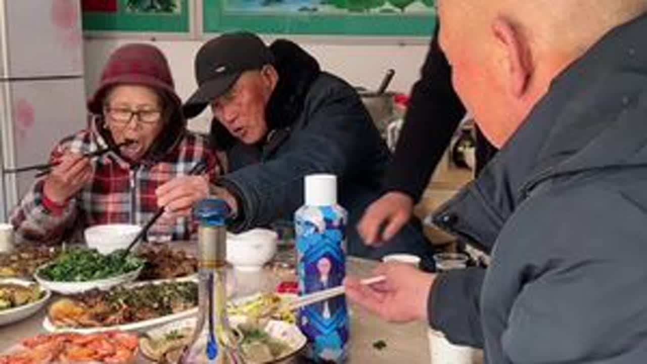 #普通的饭菜都是家的味道 ##亲人相聚 #过年了过年了