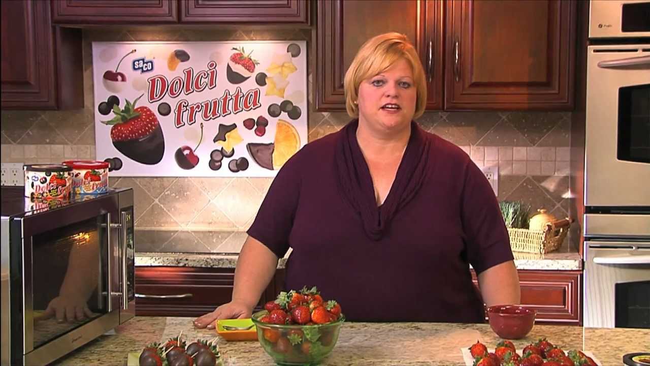 SACO DolciFrutta - Dipping the Perfect Berry