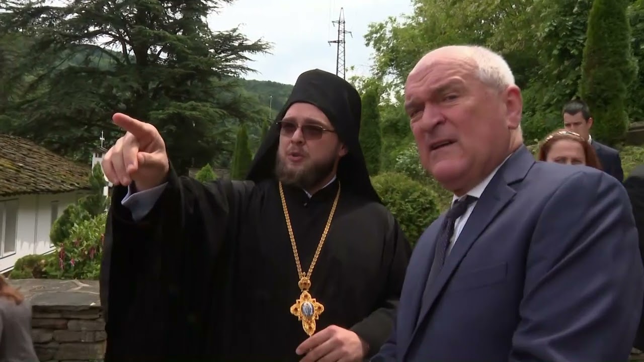 Премиерът Димитър Главчев посети Троянския манастир
