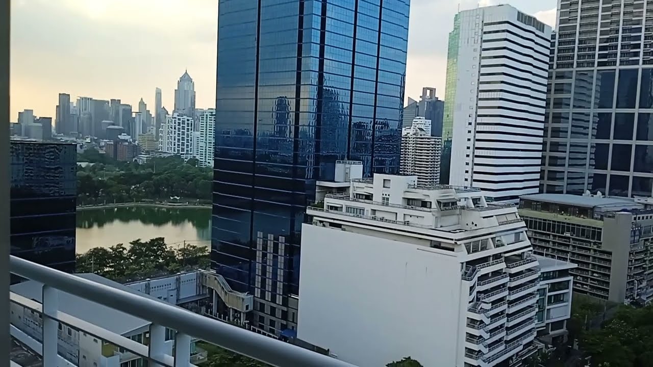2022/10/30,17:47 Shama Lakeview Asoke Bangkok Studio room tour