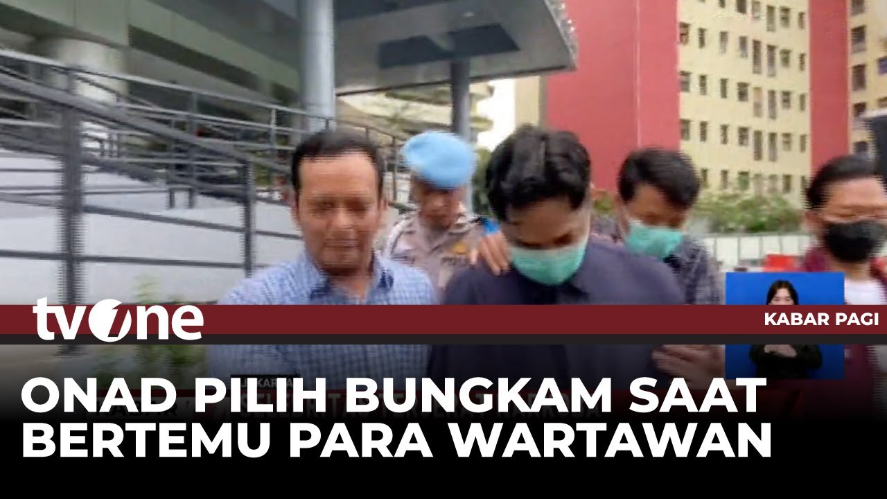 Onadio Leonardo Hanya Bisa Menunduk saat Digeruduk Pertanyaan Wartawan | tvOne