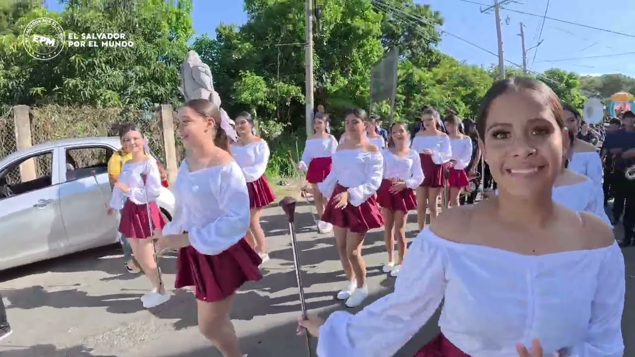 Hermosas Cachiporristas de San Vicente