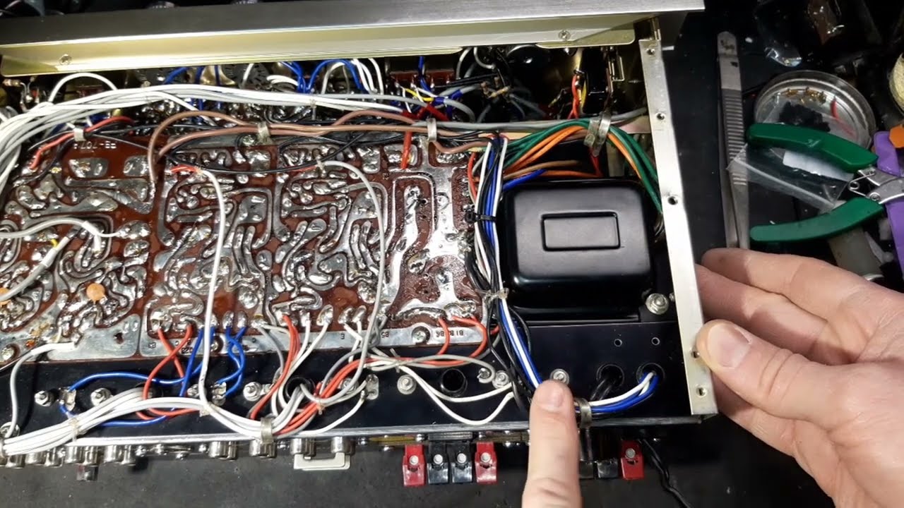 LUXMAN SQ 700x йому 50+ а він працює
