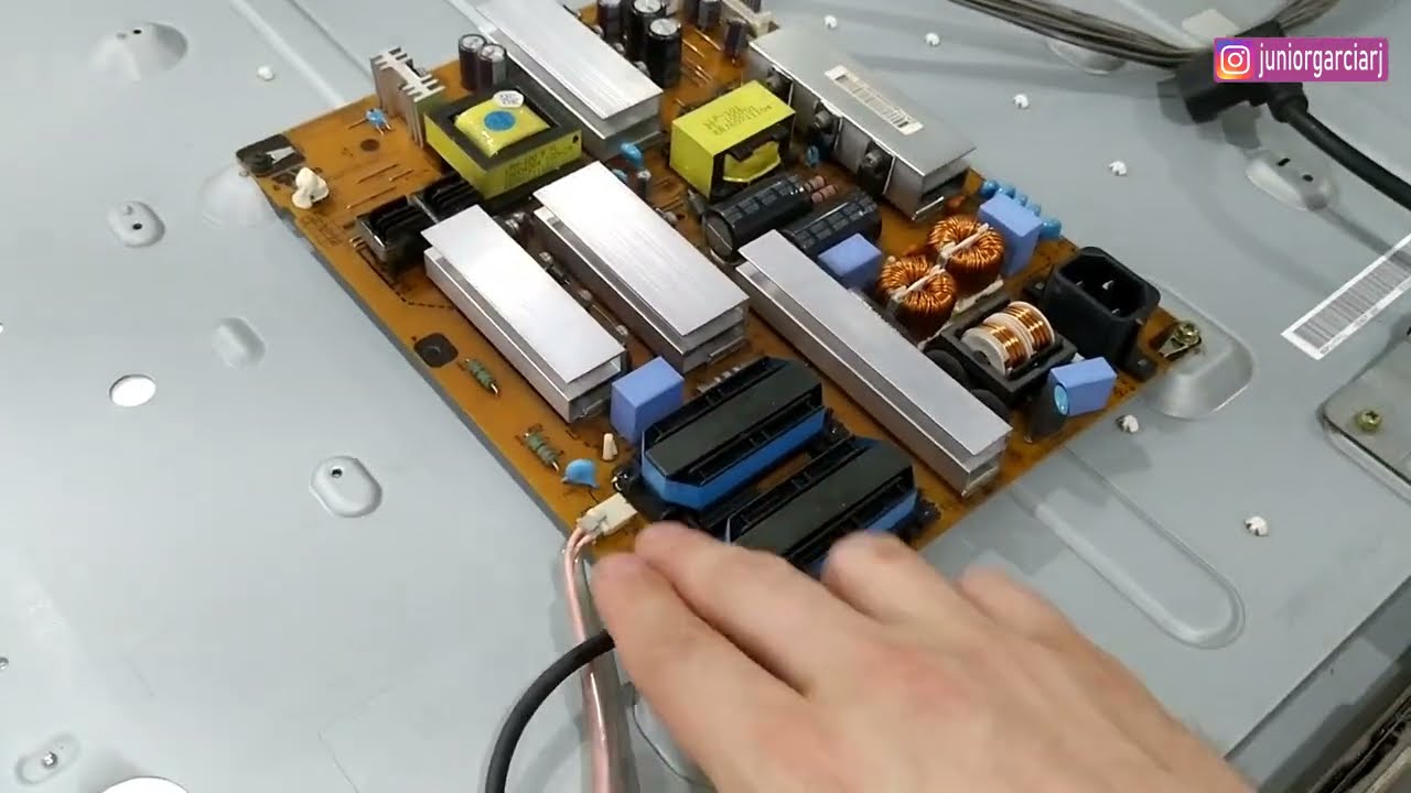 CONSERTANDO TV LG 42LD460 - PISCANDO AS LAMPADAS E APAGANDO - TROCANDO FUNÇÕES  DO NADA - DICAS