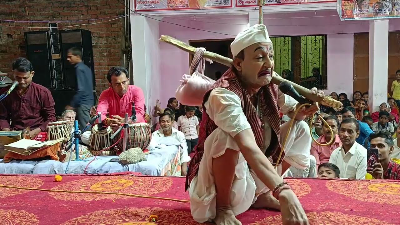 छिवलहा फतेहपुर रामलीला में जोकर श्री टिंकू कानपुरी द्वारा सुंदर प्रस्तुति