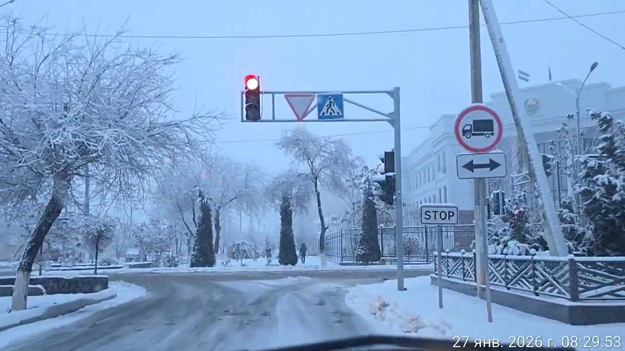 «Первый снег в городе Нукус.»