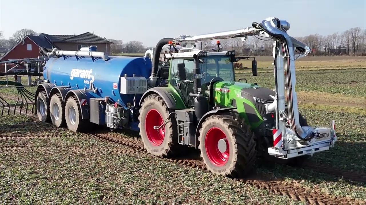 Lohnunternehmen Rohenkohl bei der Nährstoffausbringung mit einem Fendt Vario 930 & Kotte Tridem