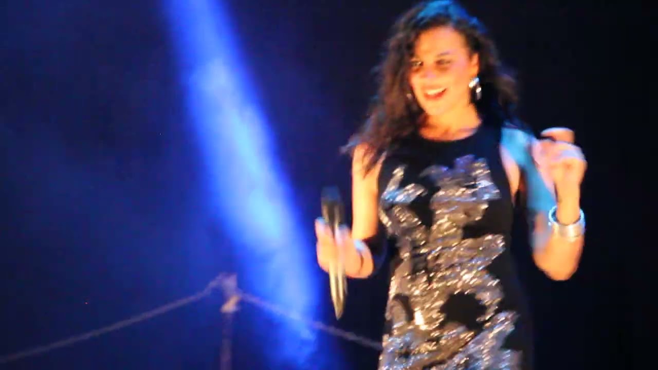 Mercedes Duran cantando popurri de Juan Luis Guerra