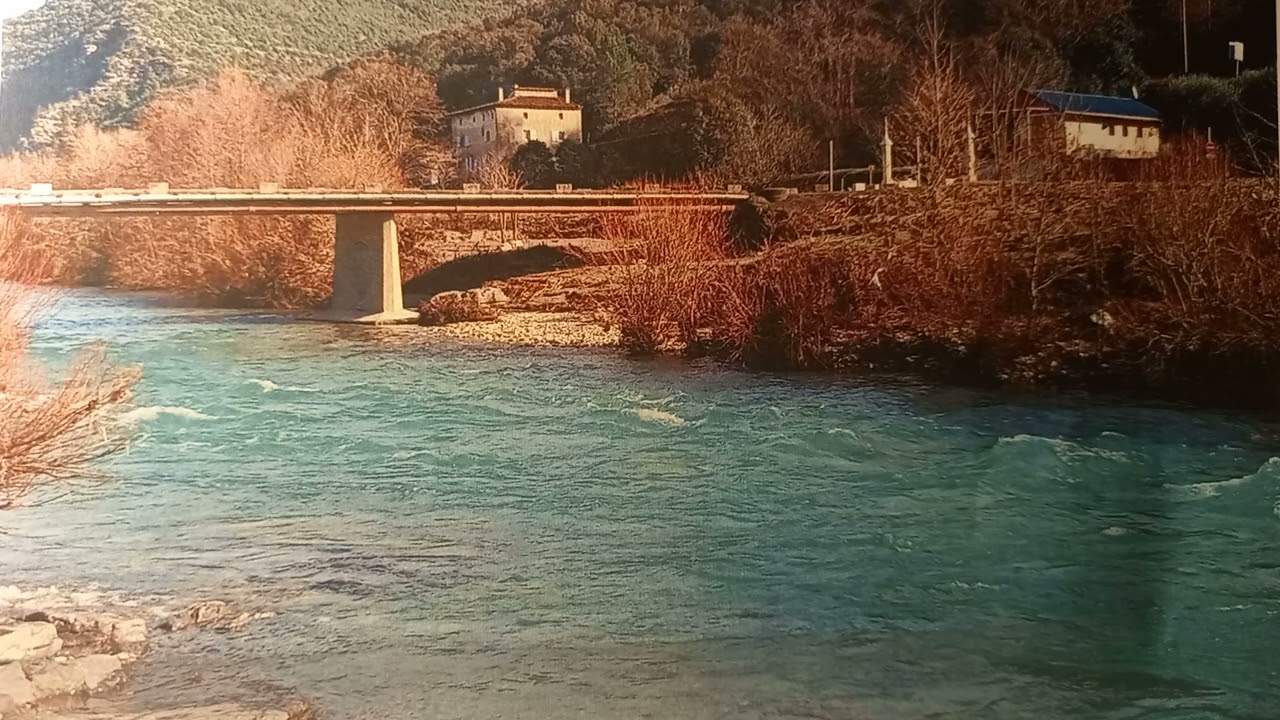 Pour vivre heureux vivons cachés 