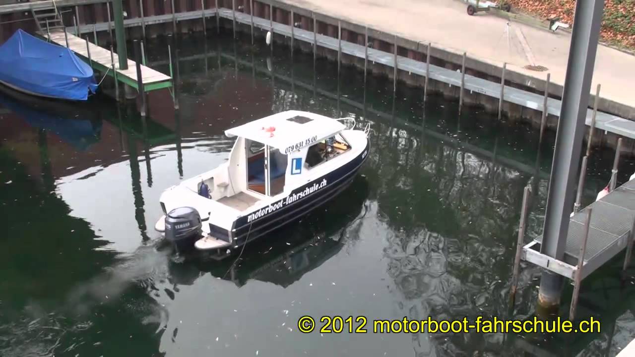 Ankern am Steg an der Bootsprüfung Zürichsee