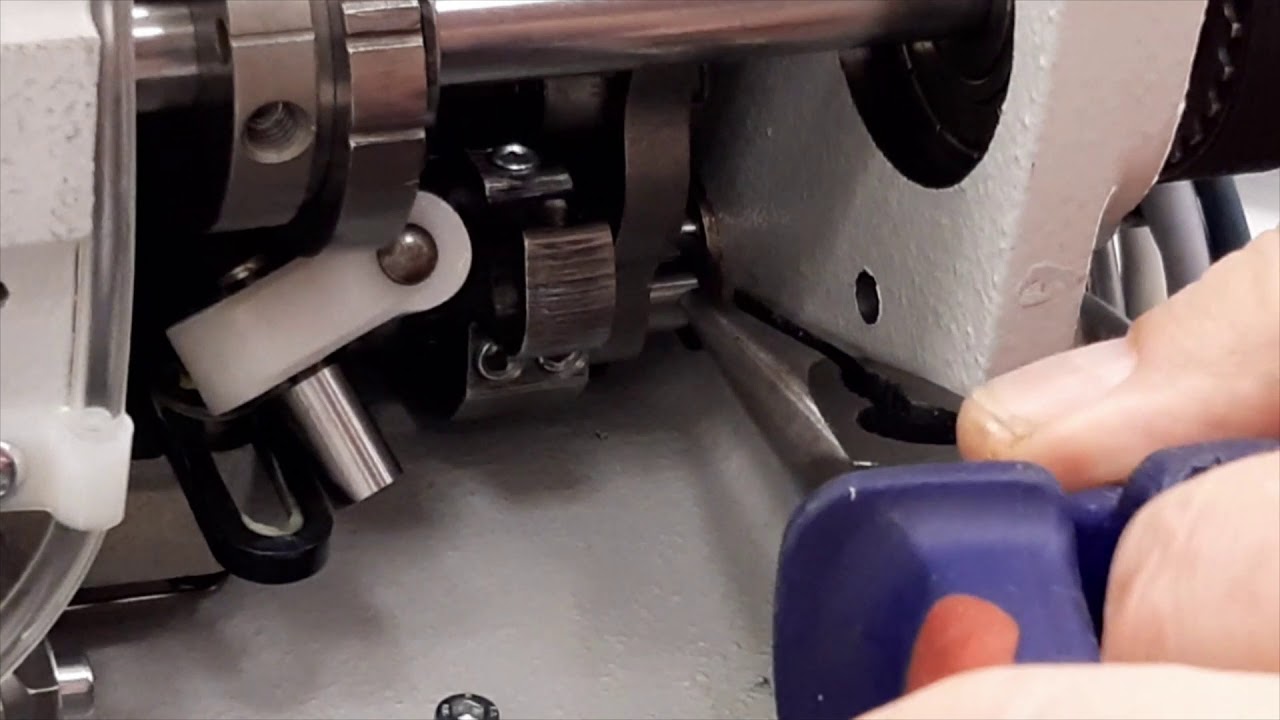 Disassembling of feeding clutch