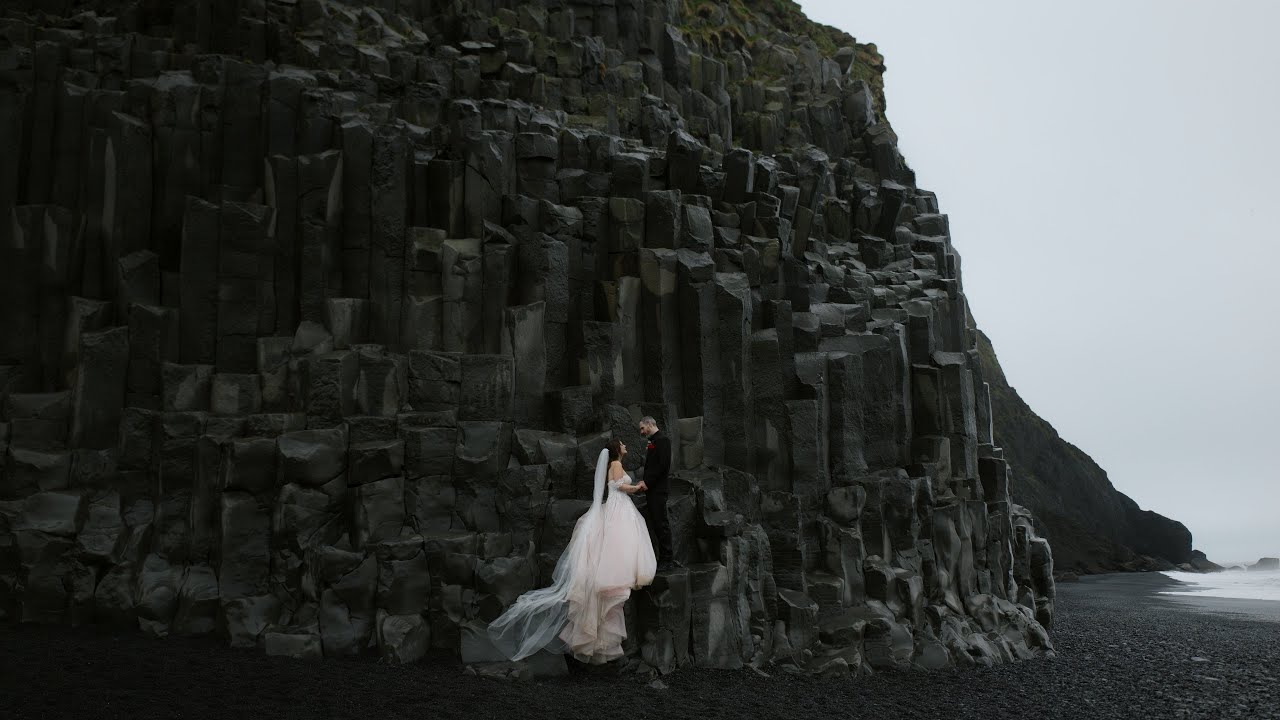 Caroline & Vladimir // Iceland Elopement