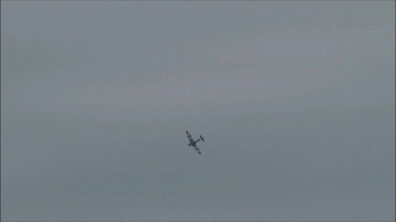 Выходные Второй мировой войны 2011 года &mdash; Джим Бисли-младший и Spitfire Mk.XVIII