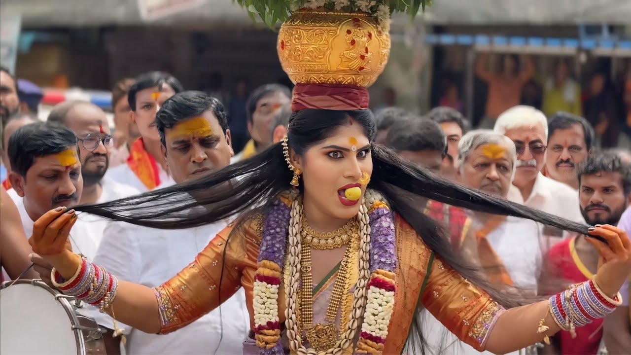 1st Bangaru Bonam 2025 | Nisha Kranthi Bangaru Bonam Old City to Golconda | Golconda Bonalu 2025