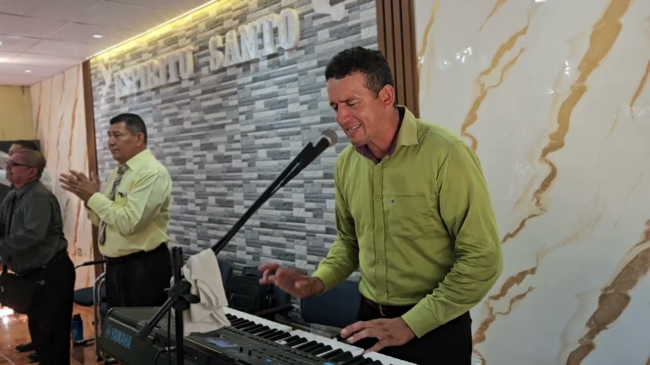 Coros pentecostales por nuestro hno alex rivas 