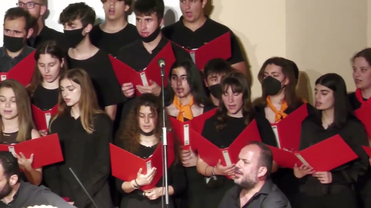 Εμπειροτεχνες:Σμυρνια μου το φακιολι σου-Με  έχουν τρελό τα χάδια σου