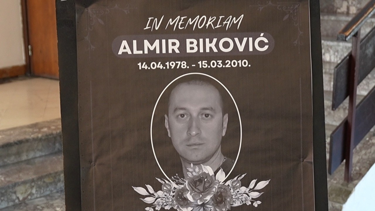 U Lukavcu obilježena16-ta godišnjica stradanja Almira Bikovića