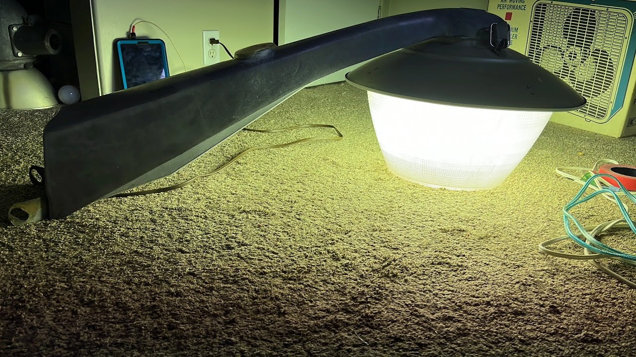 A General Electric Power/Bracket in 400W Mercury Vapor